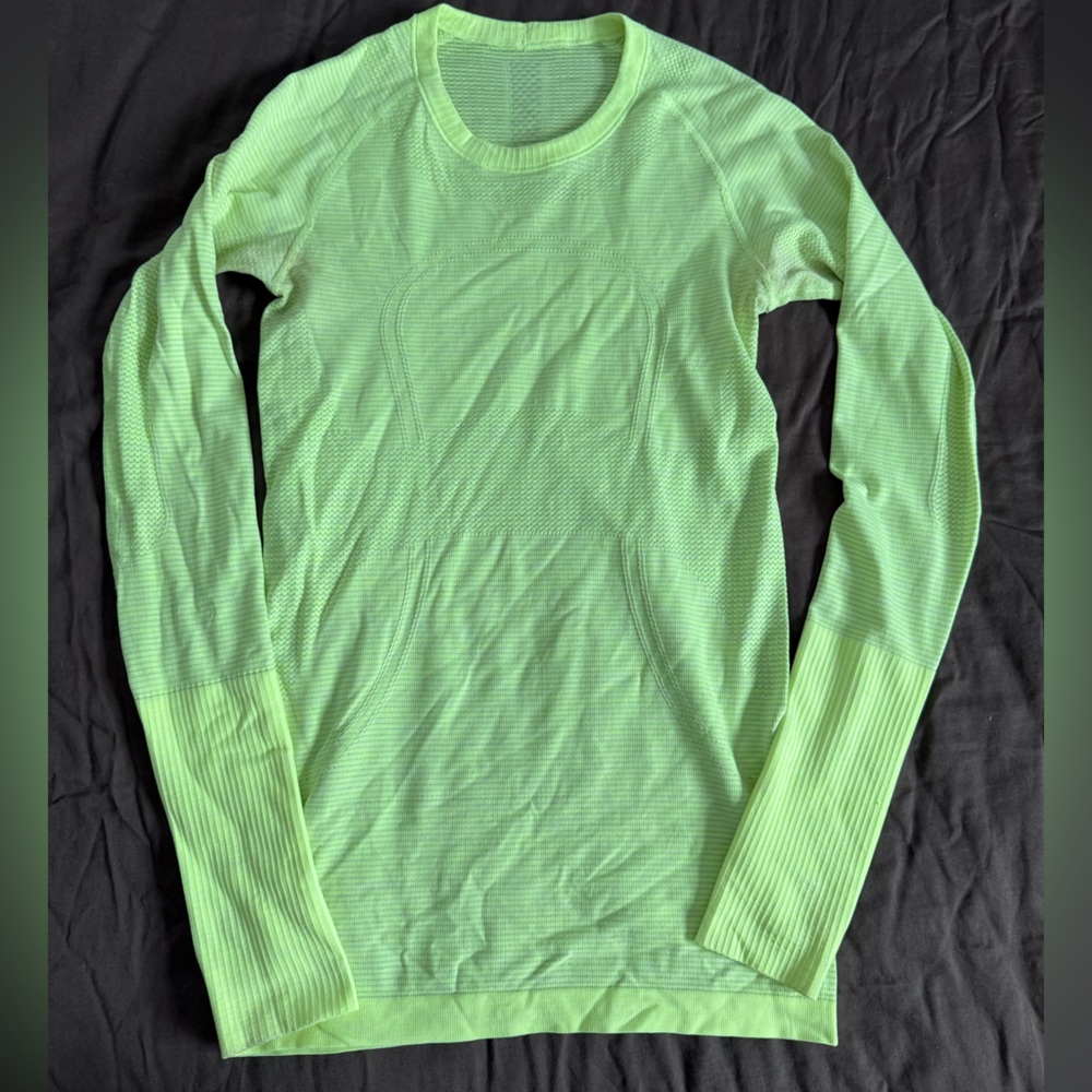 Lululemon swiftly tech long sleeve size 4